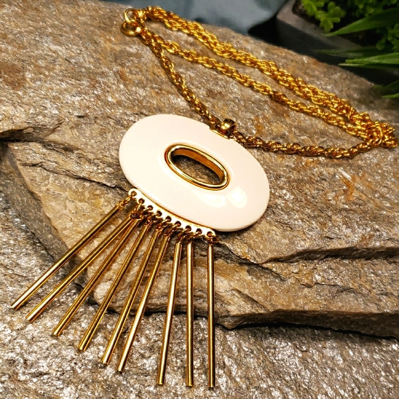 Vtg Kenneth Lane KJL Lucite Gold Tassle Necklace - Picture 2 of 14